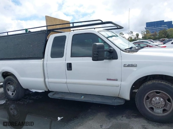 2006 Ford Super Duty F-250 XL with VIN 1FTSX20P56EB71190, listed as a IAAI auction lot 41762364 with 151,690 mi miles. Bid and sale history available at carsss.com. Image 13.