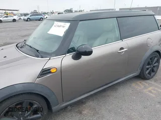 2013 MINI Clubman z VIN WMWZF3C56DT490749, wystawiony jako IAAI lot #42368888 z przebiegiem 163 731 mil mil oraz . Historia ofert i sprzedaży dostępna na DreamBid. Obrazek 6.