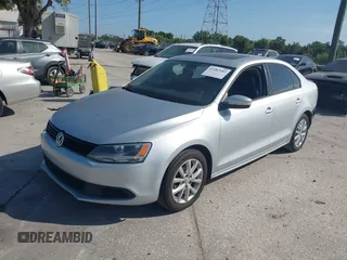 2012 Volkswagen Jetta SE с VIN 3VWDP7AJ9CM313060, выставлен на аукционе IAAI как лот 42182183 с пробегом 123 291 миль миль и . История ставок и продаж доступна на DreamBid. Изображение 2.