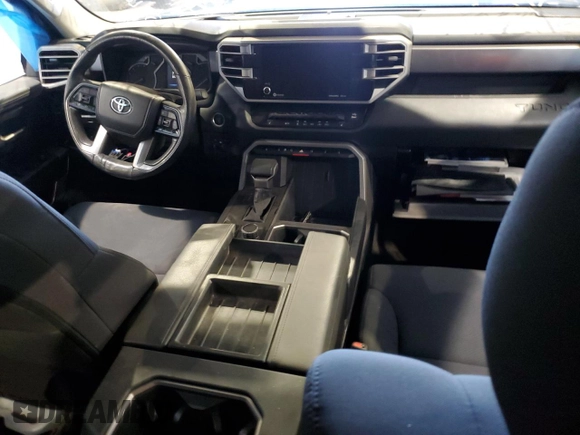 2022 Toyota Tundra SR5 with VIN 5TFLA5GD8NX001640, listed as a Copart auction lot 51101965 with 27,656 mi miles and Clean title. Bid and sale history available at DreamBid. Image 8.