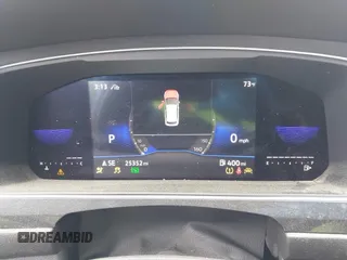2022 Volkswagen Tiguan SE z VIN 3VV2B7AX0NM159615, wystawiony jako IAAI lot #42399370 z przebiegiem 25 352 mil mil oraz . Historia ofert i sprzedaży dostępna na DreamBid. Obrazek 7.