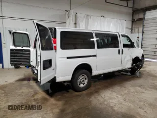 2022 GMC Savana z VIN 1GTZ7GF79N1230444, wystawiony jako Copart lot #47751865 z przebiegiem 43 481 mil mil oraz Szkody całkowita. Historia ofert i sprzedaży dostępna na DreamBid. Obrazek 3.