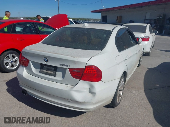 2011 BMW 3 Series 328i with VIN WBAPH7G53BNN05518, listed as a IAAI auction lot 41831641 with 178,044 mi miles. Bid and sale history available at carsss.com. Image 6.