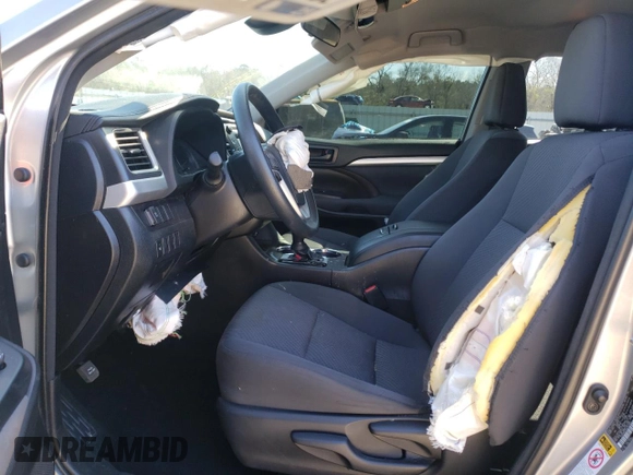 2018 Toyota Highlander LE z VIN 5TDZARFH4JS040991, wystawiony jako Copart lot #48375895 z przebiegiem 47 243 mil mil oraz Szkoda całkowita • Salvage title. Historia ofert i sprzedaży dostępna na DreamBid. Obrazek 7.