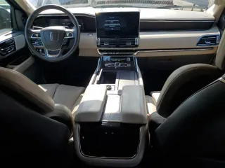 2022 Lincoln Navigator Reserve z VIN 5LMJJ2LT0NEL01129, wystawiony jako Copart lot #57594725 z przebiegiem 66 843 mil mil oraz Szkody całkowita. Historia ofert i sprzedaży dostępna na DreamBid. Obrazek 8.