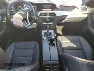 2013 Mercedes-Benz C 250 Sport z VIN WDDGF4HB8CR230272, wystawiony jako Copart lot #47411515 z przebiegiem 134 545 mil mil oraz Szkoda całkowita • Salvage title. Historia ofert i sprzedaży dostępna na DreamBid. Obrazek 8.