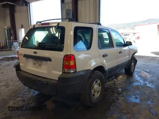 2006 Ford Escape XLS z VIN 1FMCU92Z16KC62653, wystawiony jako IAAI lot #42036057 z przebiegiem 214 465 mil mil oraz . Historia ofert i sprzedaży dostępna na DreamBid. Obrazek 4.