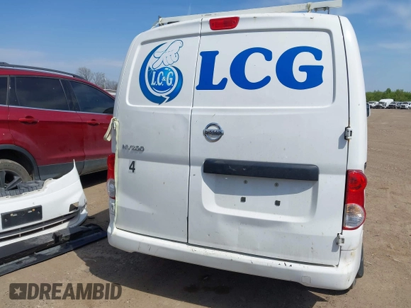 2017 Nissan NV200 S z VIN 3N6CM0KN5HK713522, wystawiony jako IAAI lot #42052133 z przebiegiem 126 019 mil mil oraz . Historia ofert i sprzedaży dostępna na DreamBid. Obrazek 17.