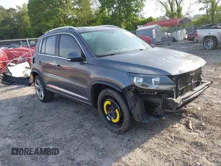 2016 Volkswagen Tiguan S z VIN WVGAV7AX4GW559726, wystawiony jako IAAI lot #42143748 z przebiegiem 78 069 mil mil oraz . Historia ofert i sprzedaży dostępna na DreamBid. Obrazek 1.