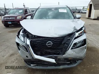 2023 Nissan Rogue SV z VIN JN8BT3BAXPW418861, wystawiony jako IAAI lot #42153059 z przebiegiem 41 641 mil mil oraz . Historia ofert i sprzedaży dostępna na DreamBid. Obrazek 12.