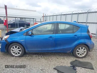 2016 Toyota Prius One z VIN JTDKDTB30G1117670, wystawiony jako IAAI lot #42115566 z przebiegiem 177 011 mil mil oraz . Historia ofert i sprzedaży dostępna na DreamBid. Obrazek 14.