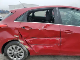 2017 Hyundai Elantra z VIN KMHD35LH7HU377089, wystawiony jako Copart lot #55217705 z przebiegiem 83 467 mil mil oraz Szkody całkowita. Historia ofert i sprzedaży dostępna na DreamBid. Obrazek 10.