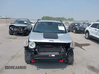 2018 Jeep Renegade Trailhawk z VIN ZACCJBCB6JPH86837, wystawiony jako IAAI lot #42394914 z przebiegiem 17 367 mil mil oraz . Historia ofert i sprzedaży dostępna na DreamBid. Obrazek 13.