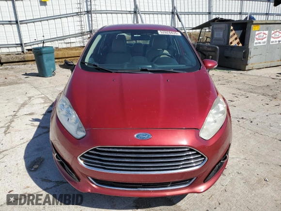 2014 Ford Fiesta Titanium z VIN 3FADP4FJ0EM156814, wystawiony jako Copart lot #52028435 z przebiegiem 97 985 mil mil oraz Szkoda całkowita • Salvage title. Historia ofert i sprzedaży dostępna na DreamBid. Obrazek 5.