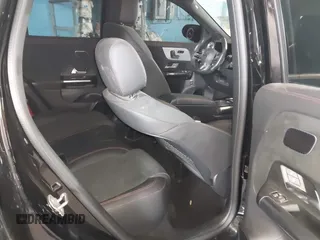 2024 Mercedes-Benz GLA 35 AMG z VIN W1N4N5BB0RJ577108, wystawiony jako IAAI lot #42237048 z przebiegiem 6020 mil mil oraz . Historia ofert i sprzedaży dostępna na DreamBid. Obrazek 8.