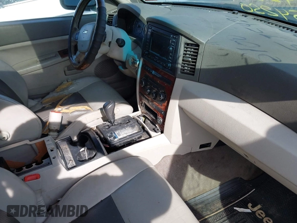 2005 Jeep Grand Cherokee Limited with VIN 1J4HR58N95C654792, listed as a IAAI auction lot 42354250 with Not provided miles and . Bid and sale history available at DreamBid. Image 5.