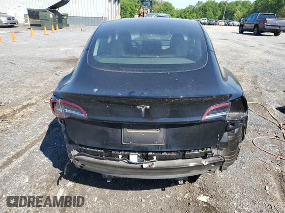 2023 Tesla Model 3 z VIN 5YJ3E1EA1PF547070, wystawiony jako Copart lot #55793205 z przebiegiem 38 591 mil mil oraz Szkoda całkowita • Salvage title. Historia ofert i sprzedaży dostępna na DreamBid. Obrazek 6.