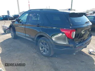 2023 Ford Explorer XLT with VIN 1FMSK8DH4PGC11989, listed as a IAAI auction lot 41845428 with 30,161 mi miles and . Bid and sale history available at carsss.com. Image 3.