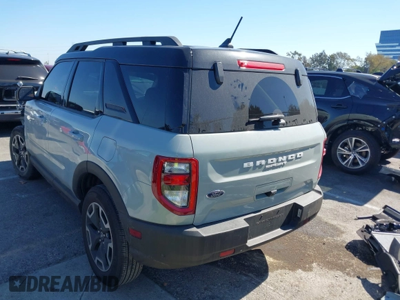 2024 Ford Bronco Sport Outer Banks z VIN 3FMCR9C60RRE22396, wystawiony jako IAAI lot #41671001 z przebiegiem 8 733 mil mil oraz . Historia ofert i sprzedaży dostępna na DreamBid. Obrazek 3.