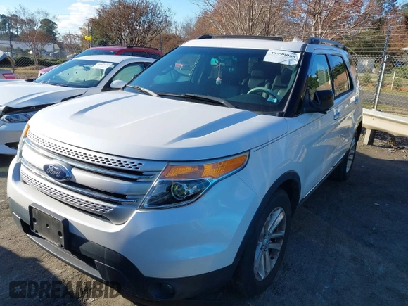 2014 Ford Explorer XLT with VIN 1FM5K7D87EGB50030, listed as a IAAI auction lot 40999068 with 110,455 mi miles and . Bid and sale history available at carsss.com. Image 2.