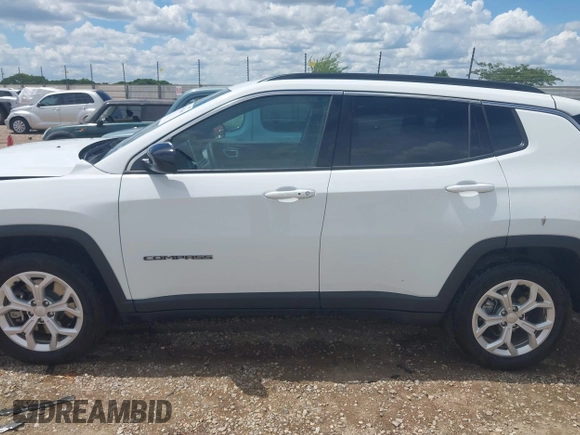 2024 Jeep Compass Latitude с VIN 3C4NJDBN9RT132757, выставлен на аукционе IAAI как лот 42691446 с пробегом 23 660 миль миль и . История ставок и продаж доступна на DreamBid. Изображение 14.