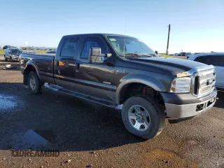 2005 Ford F-350 XL z VIN 1FTWW31P55EA45693, wystawiony jako Copart lot #66947005 z przebiegiem 193 308 mil mil oraz Czysty tytuł • Clean title. Historia ofert i sprzedaży dostępna na DreamBid. Obrazek 4.