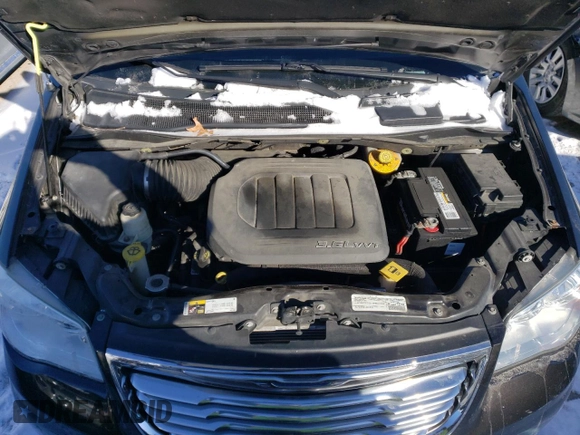 2015 Chrysler Town & Country Touring L z VIN 2C4RC1CG2FR620036, wystawiony jako Copart lot #38022414 z przebiegiem 140 784 mil mil oraz Szkoda całkowita • Salvage title. Historia ofert i sprzedaży dostępna na DreamBid. Obrazek 12.