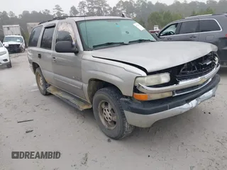 2006 Chevrolet Tahoe LS with VIN 1GNEC13V86R119341, listed as a IAAI auction lot 41564383 with 295,214 mi miles. Bid and sale history available at carsss.com. Image 1.