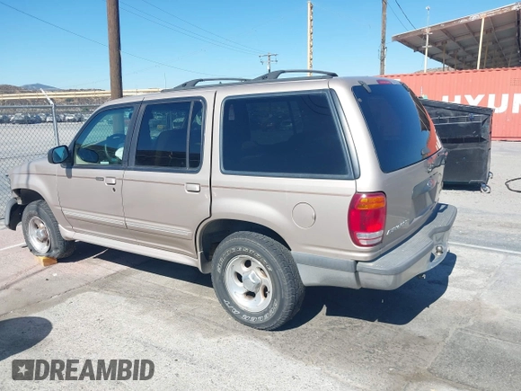 1998 Ford Explorer XL z VIN 1FMZU34E4WZB50132, wystawiony jako IAAI lot #42708532 z przebiegiem 237 486 mil mil oraz . Historia ofert i sprzedaży dostępna na DreamBid. Obrazek 3.