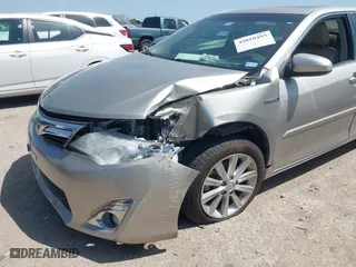 2013 Toyota Camry Hybrid LE with VIN 4T1BD1FK3DU092856, listed as a IAAI auction lot 42010493 with 27,497 mi miles. Bid and sale history available at carsss.com. Image 6.