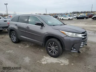 2017 Toyota Highlander XLE with VIN 5TDJZRFH0HS442622, listed as a Copart auction lot 89282295 with 253,671 mi miles and Salvage Title. Bid and sale history available at carsss.com. Image 4.