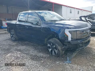 2023 Ford F-150 Lightning Pro с VIN 1FT6W1EV8PWG30312, выставлен на аукционе IAAI как лот 40743102 с пробегом 20 617 миль миль и . История ставок и продаж доступна на DreamBid. Изображение 1.