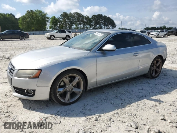 2012 Audi A5 Premium Plus z VIN WAULFAFR2CA042043, wystawiony jako Copart lot #55619675 z przebiegiem 182 487 mil mil oraz Szkoda całkowita • Salvage title. Historia ofert i sprzedaży dostępna na DreamBid. Obrazek 1.