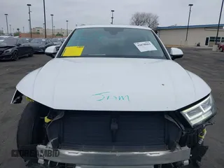 2018 Audi Q5 Premium Plus with VIN WA1BNAFY9J2205989, listed as a IAAI auction lot 41838062 with 60,777 mi miles. Bid and sale history available at carsss.com. Image 10.