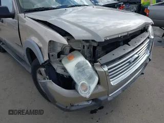 2006 Ford Explorer XLT with VIN 1FMEU73896ZA03371, listed as a IAAI auction lot 42100572 with 174,804 mi miles. Bid and sale history available at carsss.com. Image 6.