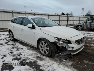 2017 Volvo V60 Premier with VIN YV140MEKXH1346821, listed as a Copart auction lot 88649475 with 68,048 mi miles and Salvage Title. Bid and sale history available at carsss.com. Image 4.