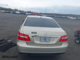 2010 Mercedes-Benz E-Class E 350 Luxury with VIN WDDHF8HB9AA098470, listed as a IAAI auction lot 41941947 with 227,267 mi miles. Bid and sale history available at carsss.com. Image 16.