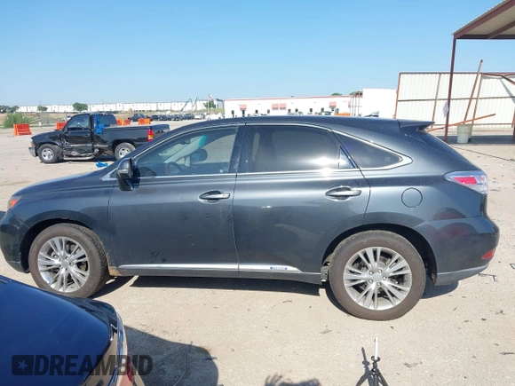 2010 Lexus RX 450h z VIN JTJZB1BA4A2003158, wystawiony jako IAAI lot #42334264 z przebiegiem 190 990 mil mil oraz . Historia ofert i sprzedaży dostępna na DreamBid. Obrazek 14.