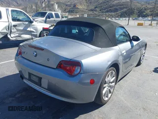 2006 BMW Z4 3.0i with VIN 4USBU33556LW68934, listed as a IAAI auction lot 41472800 with 108,983 mi miles and . Bid and sale history available at DreamBid. Image 4.