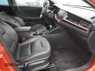 2021 Kia Niro Touring with VIN KNDCC3LC7M5463144, listed as a Copart auction lot 80680704 with 53,290 mi miles and Non Repairable. Bid and sale history available at carsss.com. Image 7.