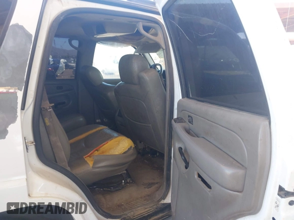 2005 Chevrolet Tahoe Z71 z VIN 1GNEC13T45R178349, wystawiony jako IAAI lot #42306137 z przebiegiem 366 874 mil mil oraz . Historia ofert i sprzedaży dostępna na DreamBid. Obrazek 8.