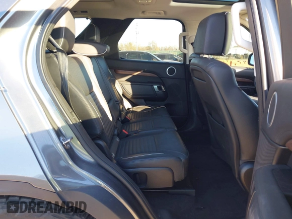2018 Land Rover Discovery HSE Luxury with VIN SALRT2RV3JA053899, listed as a IAAI auction lot 41051056 with 95,373 mi miles. Bid and sale history available at carsss.com. Image 8.