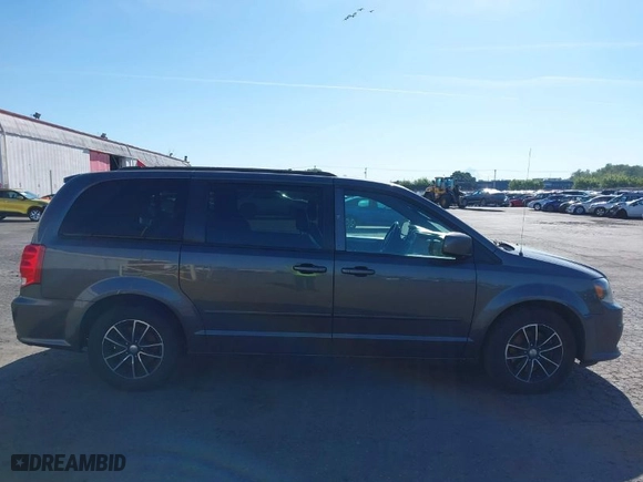 2016 Dodge Grand Caravan R/T with VIN 2C4RDGEG3GR319399, listed as a IAAI auction lot 42078809 with 227,295 mi miles. Bid and sale history available at carsss.com. Image 13.