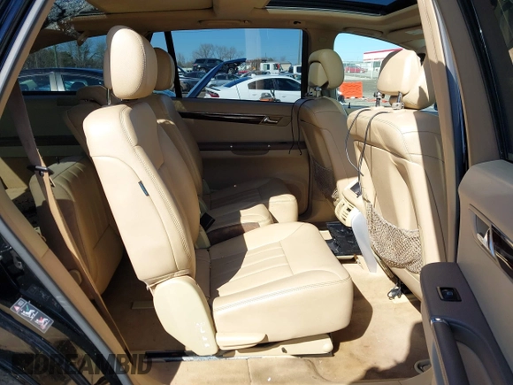 2010 Mercedes-Benz R-Class R 350 with VIN 4JGCB6FE0AA110342, listed as a IAAI auction lot 41440290 with 164,596 mi miles. Bid and sale history available at carsss.com. Image 8.