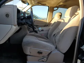 2004 Chevrolet Suburban LS with VIN 3GNEC16Z04G242630, listed as a Copart auction lot 42617085 with 119,840 mi miles and Salvage Title. Bid and sale history available at carsss.com. Image 7.