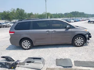 2011 Toyota Sienna XLE с VIN 5TDDK3DC7BS002538, выставлен на аукционе IAAI как лот 42385087 с пробегом 235 415 миль миль и . История ставок и продаж доступна на DreamBid. Изображение 14.