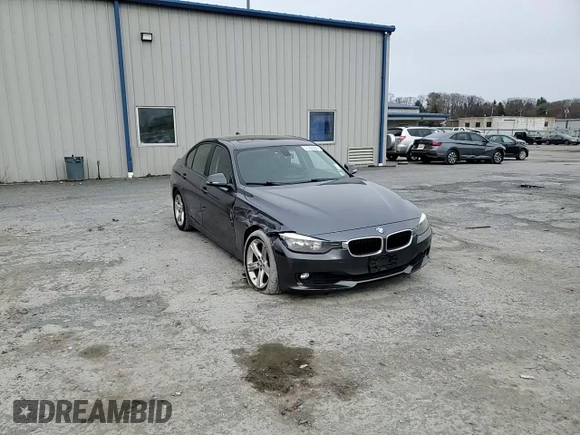 2013 BMW 3 Series 328i z VIN WBA3C1C51DK103209, wystawiony jako Copart lot #51299565 z przebiegiem 107 528 mil mil oraz Szkody całkowita. Historia ofert i sprzedaży dostępna na DreamBid. Obrazek 10.