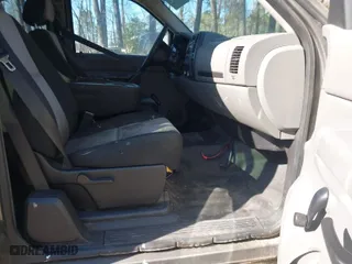 2008 Chevrolet Silverado 1500 Work Truck with VIN 1GCEC19X78Z163206, listed as a IAAI auction lot 41654310 with 224,879 mi miles. Bid and sale history available at carsss.com. Image 5.