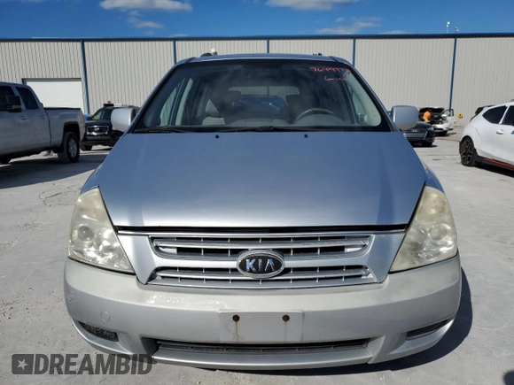 2009 Kia Sedona LX with VIN KNDMB233696315862, listed as a Copart auction lot 76493774 with 178,981 mi miles and Salvage Title. Bid and sale history available at carsss.com. Image 5.