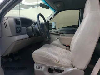 2000 Ford F-250 XL с VIN 1FTNX20F7YEB31717, выставлен на аукционе Copart как лот 55279855 с пробегом 15 921 миль миль и Списание • Salvage title. История ставок и продаж доступна на DreamBid. Изображение 7.